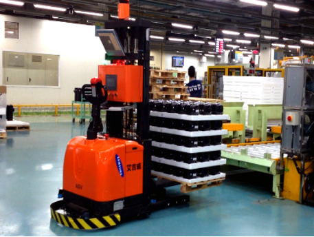 叉车式AGV